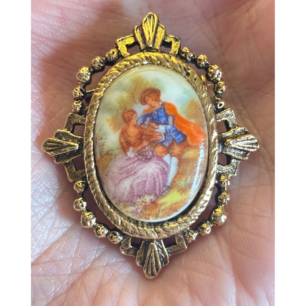 Vintage Victorian Style Brooch Pin Fragonard Courting Couple Portrait Gold Tone